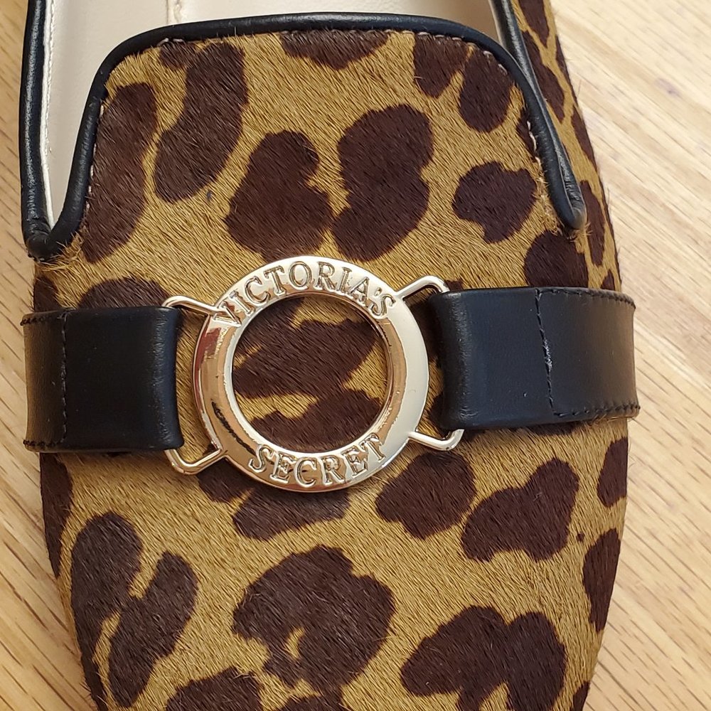 Victoria's Secret Leopard Flats Size 7.5B - Picture 14 of 16